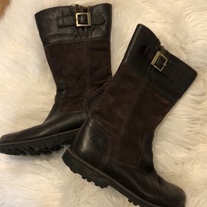 Girls brown Timberland boots